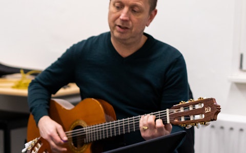 Placeholder for WEB 250128 Gitaar volwassen 01 Nicky Caspers Boeren 2