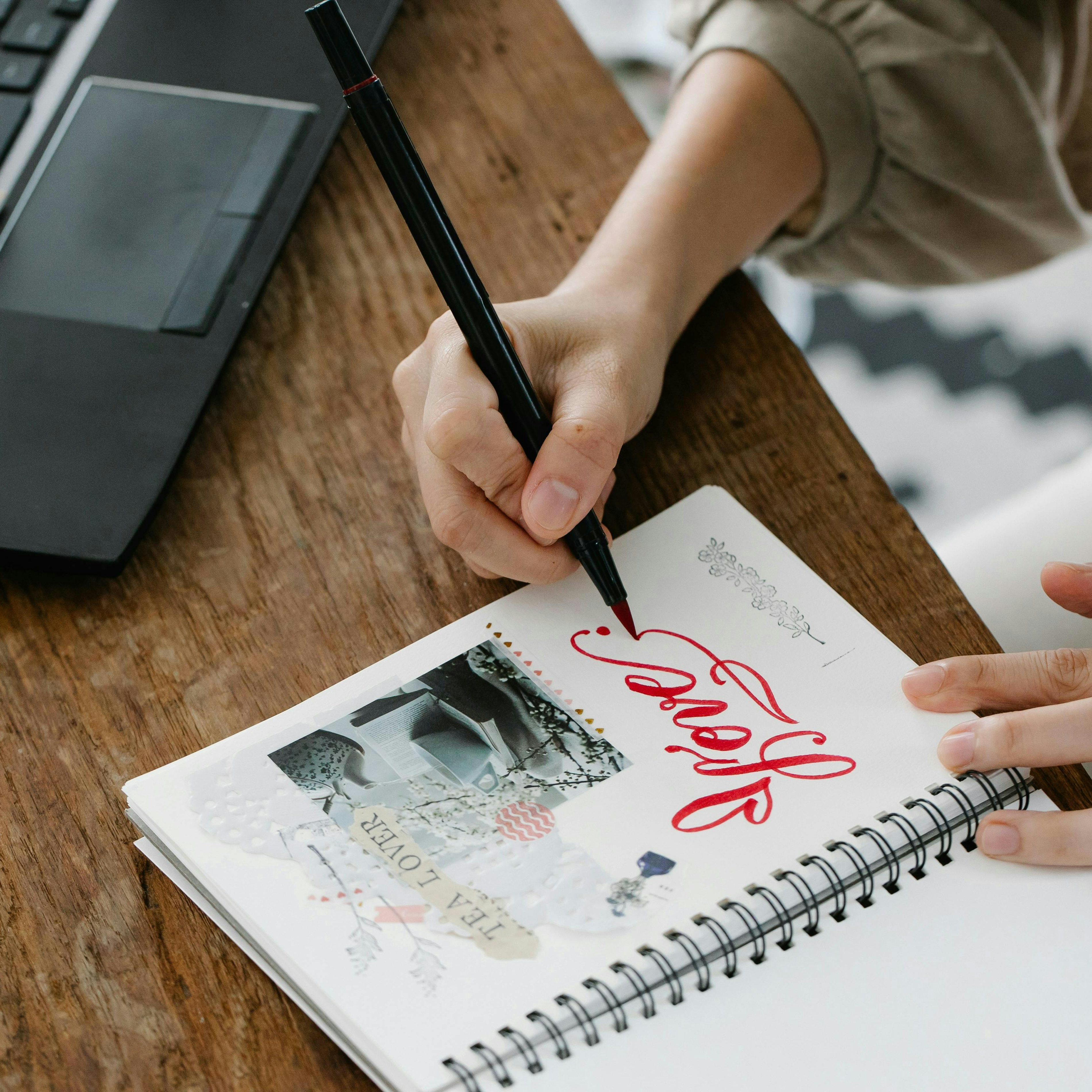 251215 Art Journaling 6 pexels cottonbro