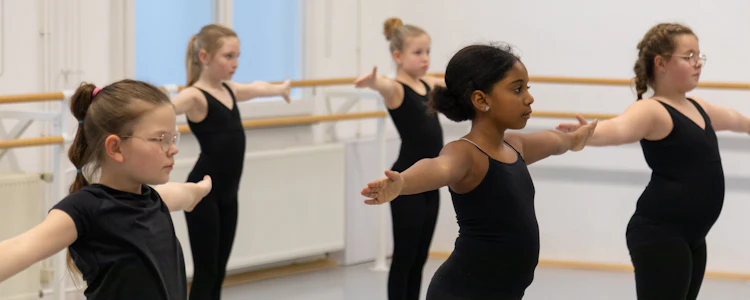 Placeholder for WEB 250205 dansmix jazz modern 04 Nicky Caspers Boeren